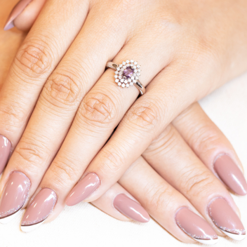 Anel Halo Em Ouro Branco Com 1 Safira Roxa Oval