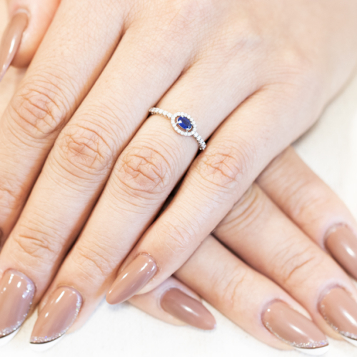 Anel Fianda Em Ouro Branco 1 Safira Azul Oval  