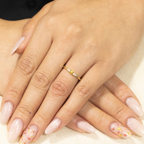 Anel Auge Em Ouro Amarelo Com 1 Safira Amarela Redondo