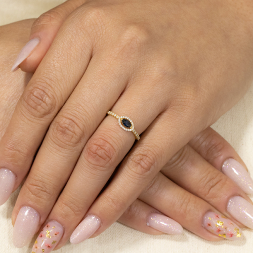 Anel Fianda Em Ouro Amarelo Com 1 Safira Azul Navete